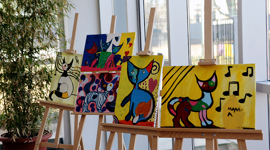 spacer-image-cats-painting.png